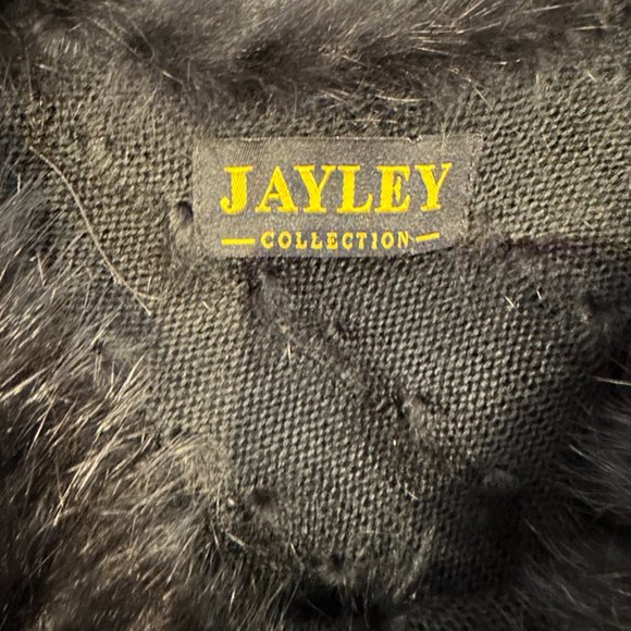 Faux Fur Poncho - Picture 5 of 11